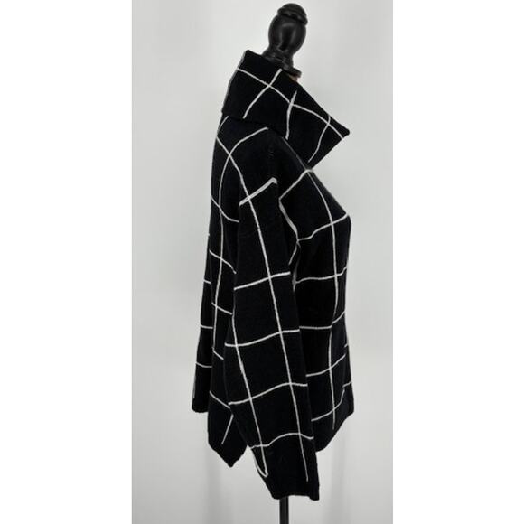 KIRUNDO Window Pane Turtleneck Sweater in Black and White – Size Medium - Picture 2 of 7